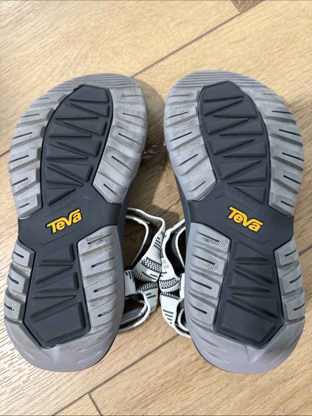 Teva Hurricane XLT2 Black Sandals with White Patterned Straps - Picture 7 of 7